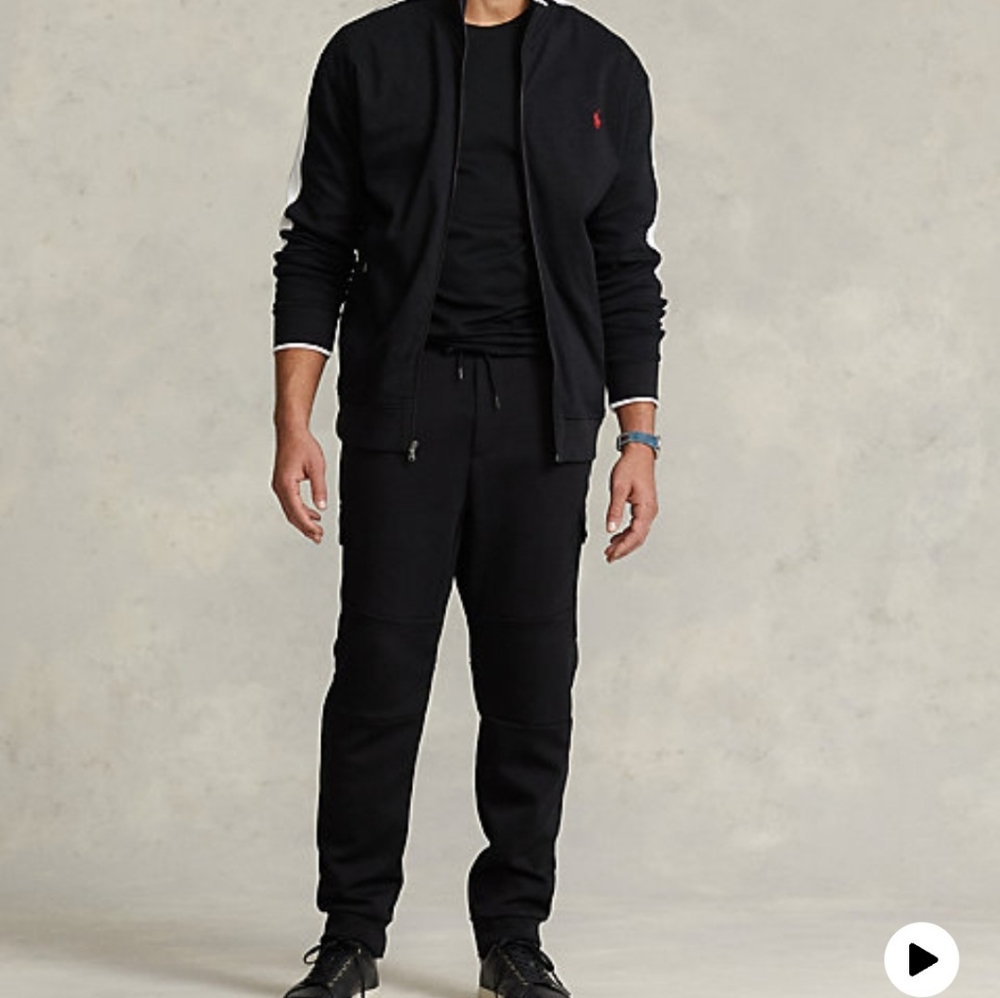 Mens NWOT size Medium track/ jog suit.
